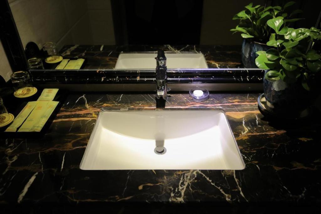 Hotel New Knight Royal Airport And International 4*