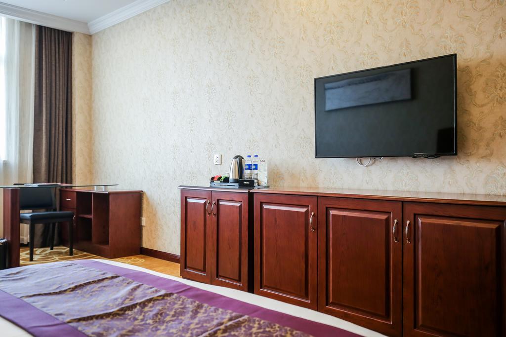 Hotel New Knight Royal Airport And International 4*