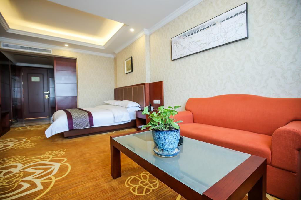 New Knight Royal Airport And International Hotel