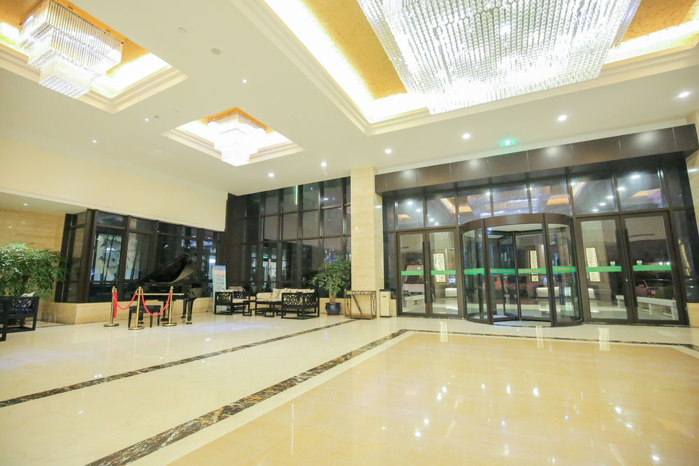 New Knight Royal Airport And International Hotel 4*