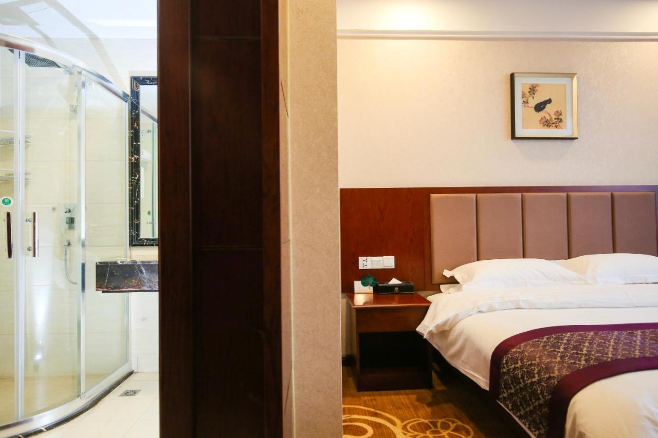 Hotel New Knight Royal Airport And International 4*